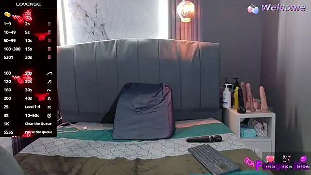 Snapshot of Danielaa_a chatting on 10/17/25, 09:05 Danielaa a online show from 10/17/25, 09:05