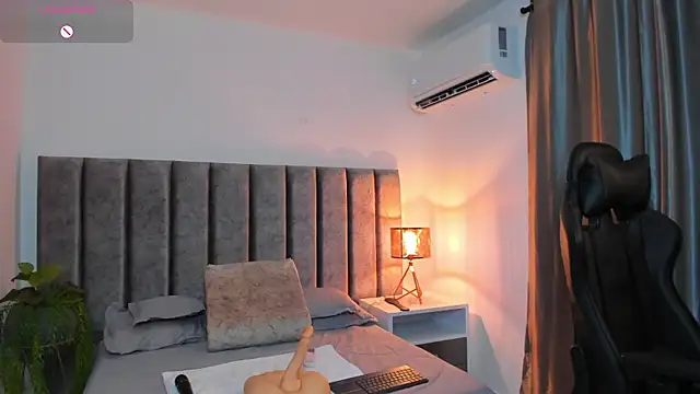 SamanthaSmithx online show from 11/19/25, 12:10