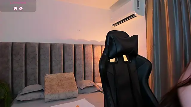 SamanthaSmithx online show from 11/29/25, 12:00