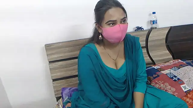 Snapshot of wildbabes chatting on 07/18/26, 05:21 wildbabes online show from 07/18/26, 05:21