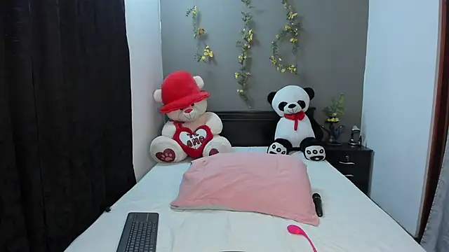 lunaa mayerr online show from 03/21/25, 11:12