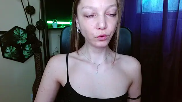 EmillyPlay online show from 04/09/26, 05:42