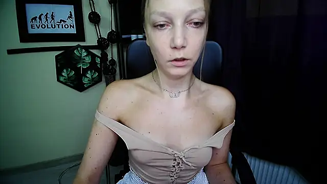 EmillyPlay online show from 07/09/26, 05:30