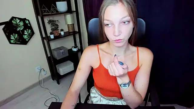 Snapshot of EmillyPlay chatting on 09/09/25, 07:51 EmillyPlay online show from 09/09/25, 07:51