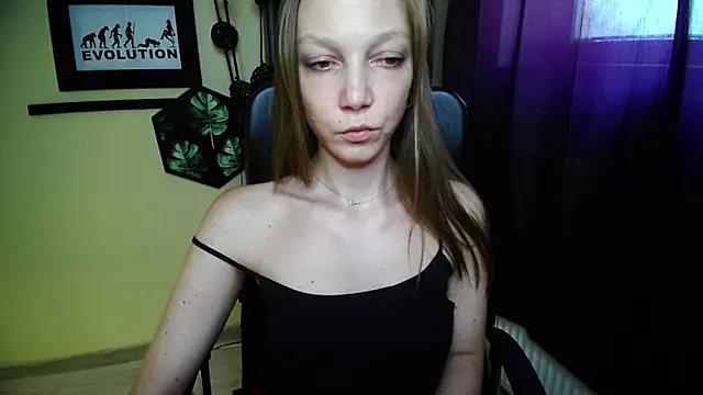EmillyPlay online show from 06/03/26, 02:33