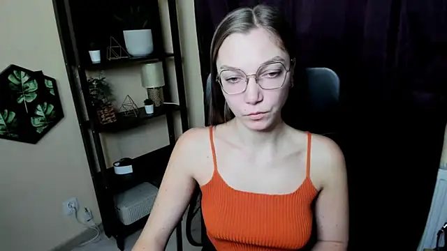 Snapshot of EmillyPlay chatting on 02/19/25, 07:59 EmillyPlay online show from 02/19/25, 07:59