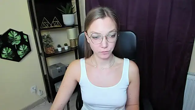 Snapshot of EmillyPlay chatting on 03/12/25, 08:09 EmillyPlay online show from 03/12/25, 08:09