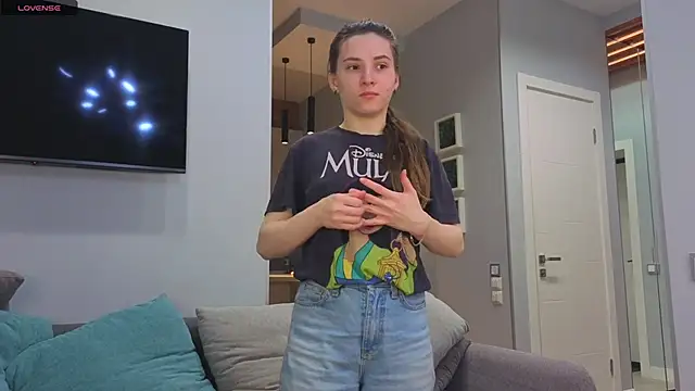 Snapshot of DonnaBurkee chatting on 11/09/25, 04:38 DonnaBurkee online show from 11/09/25, 04:38