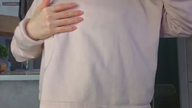 DonnaBurkee online show from 04/10/26, 04:30