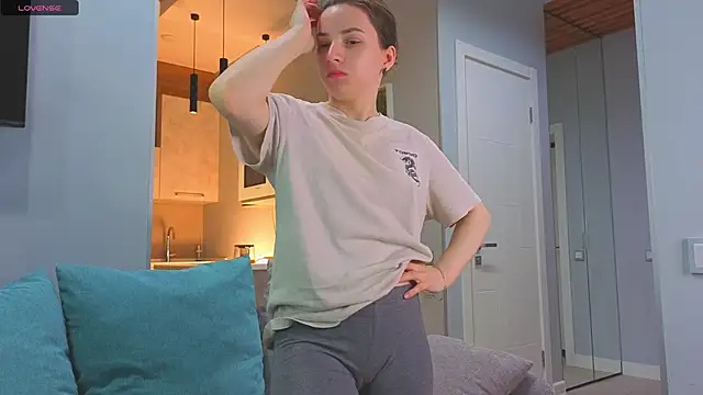 Snapshot of DonnaBurkee chatting on 10/28/25, 04:13 DonnaBurkee online show from 10/28/25, 04:13