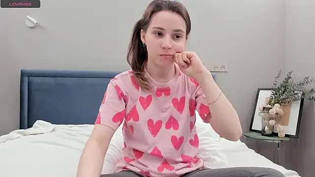 Snapshot of DonnaBurkee chatting on 03/08/25, 04:06 DonnaBurkee online show from 03/08/25, 04:06