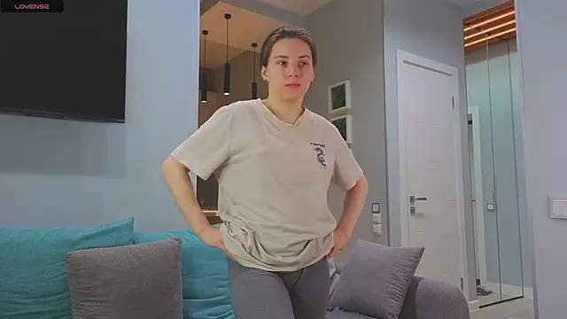 Snapshot of DonnaBurkee chatting on 10/29/25, 04:33 DonnaBurkee online show from 10/29/25, 04:33