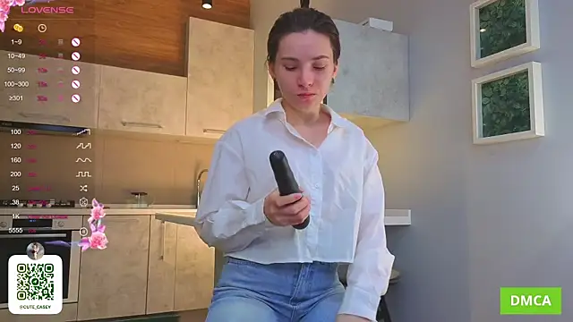 Snapshot of DonnaBurkee chatting on 10/12/25, 04:03 DonnaBurkee online show from 10/12/25, 04:03