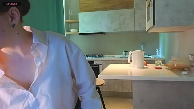 DonnaBurkee online show from 05/30/26, 04:19