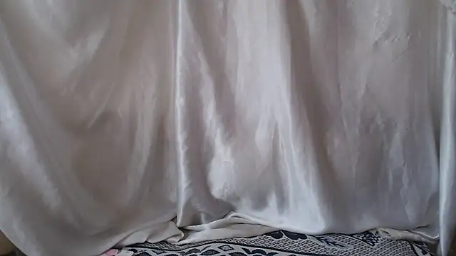 Burberrry  online show from 10/17/25, 12:51