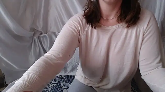 Burberrry  online show from 05/08/26, 04:05