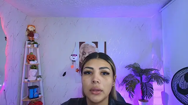 SALOOMEE   online show from 11/19/25, 10:59