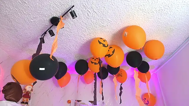 SALOOMEE   online show from 10/31/25, 11:07