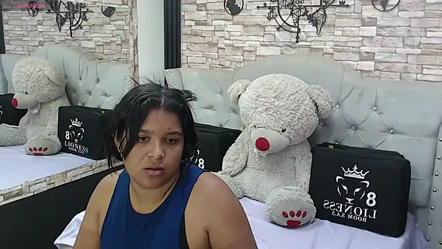 Snapshot of sia_cavad chatting on 02/25/25, 12:38 sia cavad online show from 02/25/25, 12:38