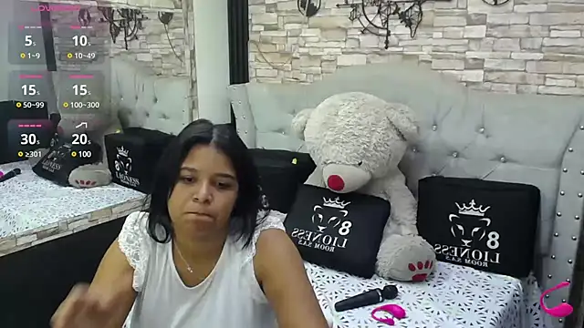 Snapshot of sia_cavad chatting on 03/21/25, 12:17 sia cavad online show from 03/21/25, 12:17