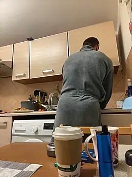 Snapshot of Yourhotboy_42 chatting on 02/01/25, 10:34 Yourhotboy 42 online show from 02/01/25, 10:34