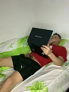 Snapshot of Yourhotboy_42 chatting on 02/22/25, 07:45 Yourhotboy 42 online show from 02/22/25, 07:45