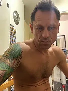 Snapshot of Yourhotboy_42 chatting on 02/03/25, 09:18 Yourhotboy 42 online show from 02/03/25, 09:18