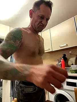 Snapshot of Yourhotboy_42 chatting on 10/07/25, 05:58 Yourhotboy 42 online show from 10/07/25, 05:58