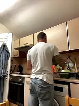 Snapshot of Yourhotboy_42 chatting on 10/15/25, 06:16 Yourhotboy 42 online show from 10/15/25, 06:16