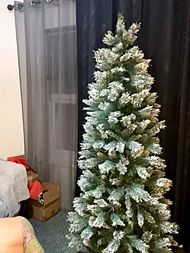 Snapshot of Yourhotboy_42 chatting on 11/29/25, 05:57 Yourhotboy 42 online show from 11/29/25, 05:57