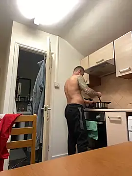 Snapshot of Yourhotboy_42 chatting on 02/15/25, 11:58 Yourhotboy 42 online show from 02/15/25, 11:58