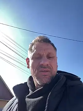 Snapshot of Yourhotboy_42 chatting on 03/21/25, 08:17 Yourhotboy 42 online show from 03/21/25, 08:17