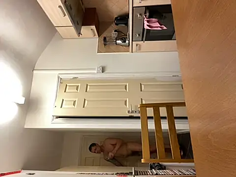 Snapshot of Yourhotboy_42 chatting on 01/30/25, 10:30 Yourhotboy 42 online show from 01/30/25, 10:30