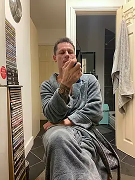 Snapshot of Yourhotboy_42 chatting on 02/02/25, 08:51 Yourhotboy 42 online show from 02/02/25, 08:51