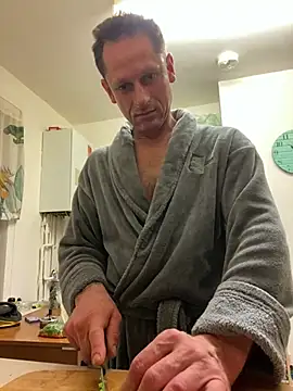 Snapshot of Yourhotboy_42 chatting on 03/05/25, 10:21 Yourhotboy 42 online show from 03/05/25, 10:21