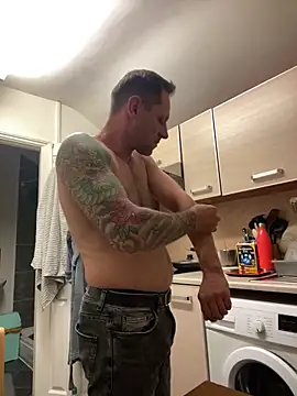 Snapshot of Yourhotboy_42 chatting on 10/09/25, 05:46 Yourhotboy 42 online show from 10/09/25, 05:46