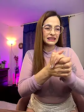 Alessandra Schmoll online show from 10/30/25, 01:53