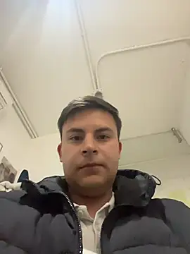 Nicolds14 online show from 11/20/25, 08:09