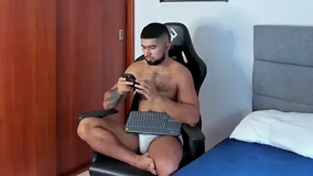 ethaanjones online show from 11/30/25, 01:01