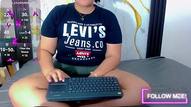 brunnette hot online show from 04/23/26, 11:16