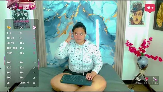 Snapshot of brunnette_hot chatting on 04/28/26, 11:03 brunnette hot online show from 04/28/26, 11:03