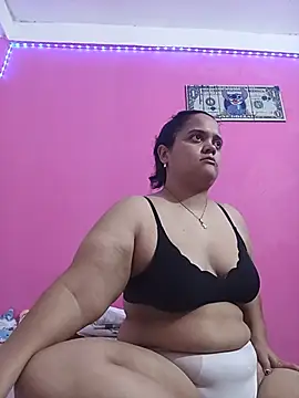 Snapshot of brunnette_hot chatting on 06/05/26, 10:32 brunnette hot online show from 06/05/26, 10:32
