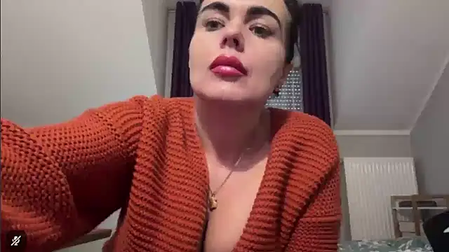 Snapshot of DESIREjenny chatting on 12/05/25, 08:02 DESIREjenny online show from 12/05/25, 08:02