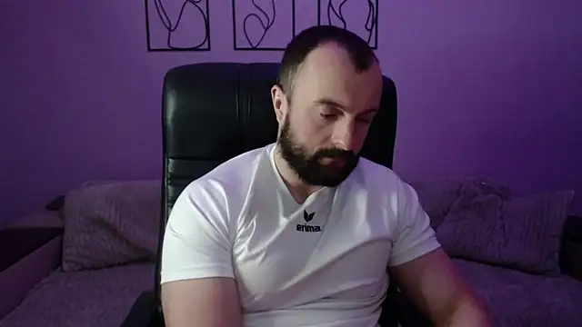 brindlefly6969 online show from 04/15/26, 10:43