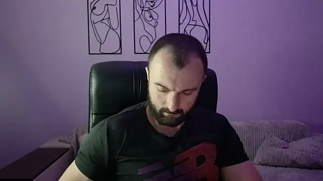 Snapshot of brindlefly6969 chatting on 12/18/25, 11:36 brindlefly6969 online show from 12/18/25, 11:36