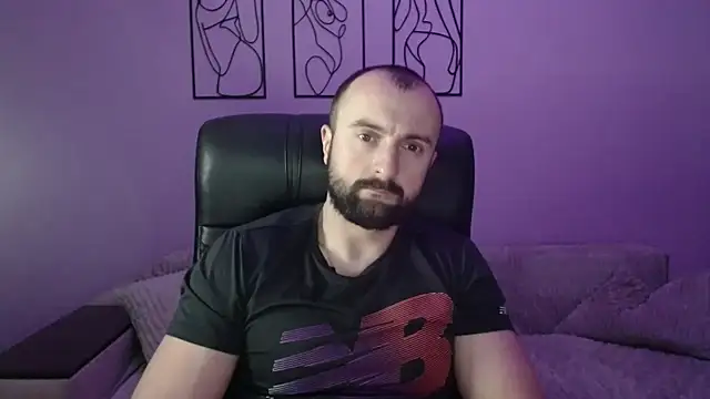 Snapshot of brindlefly6969 chatting on 12/17/25, 11:37 brindlefly6969 online show from 12/17/25, 11:37