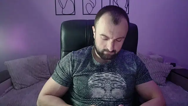 brindlefly6969 online show from 02/12/26, 01:11