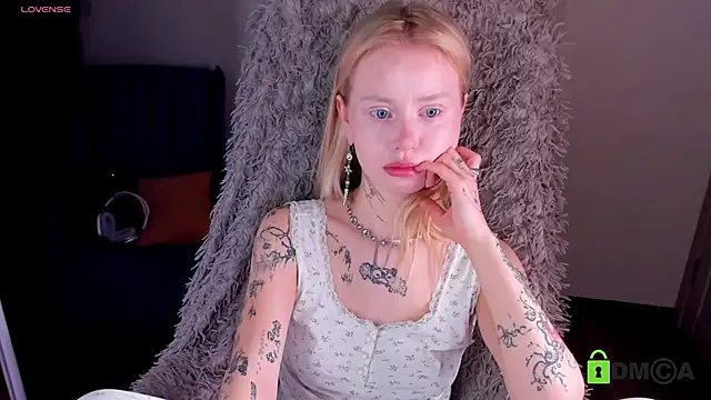 MalenaErnman online show from 01/08/25, 10:37