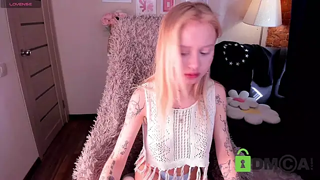 MalenaErnman online show from 03/19/25, 10:44