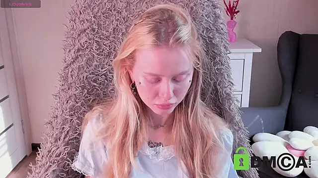 MalenaErnman online show from 10/08/25, 08:38